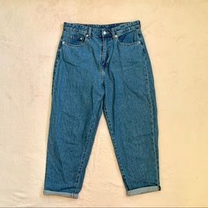 NWOT H&M Baggy High Rise Mom Jeans